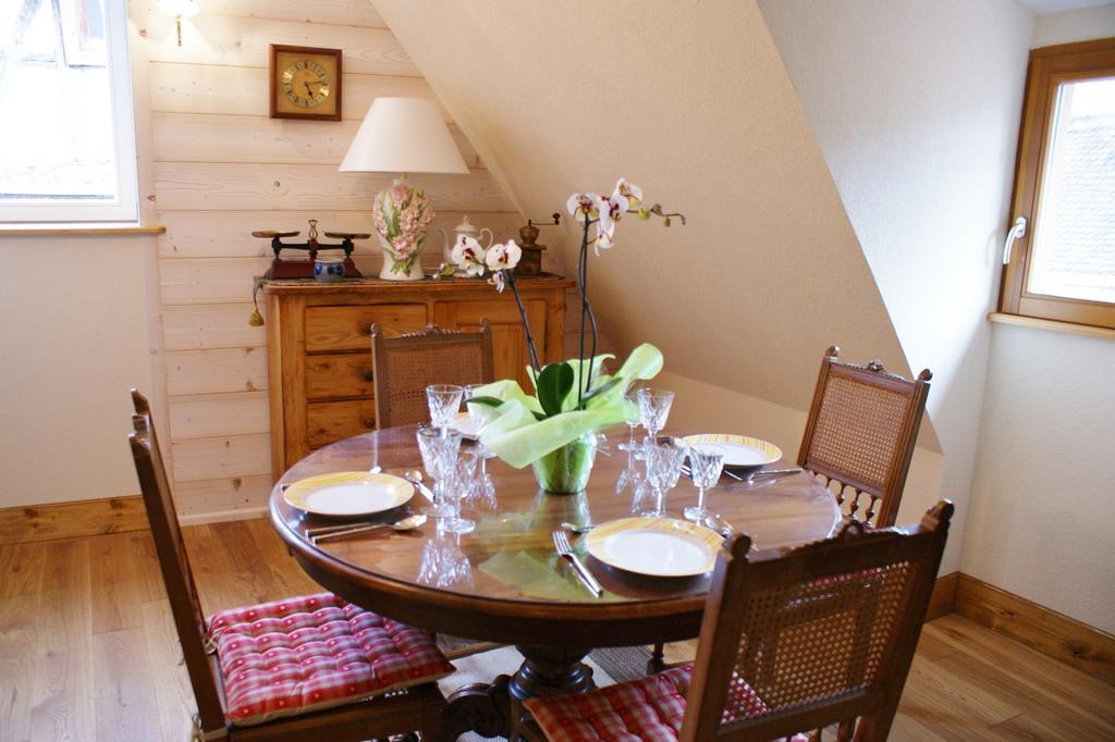 Gites Les Bains Riquewihr Habitación foto