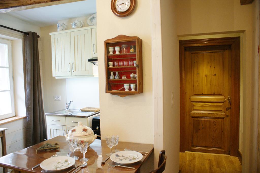 Gites Les Bains Riquewihr Habitación foto
